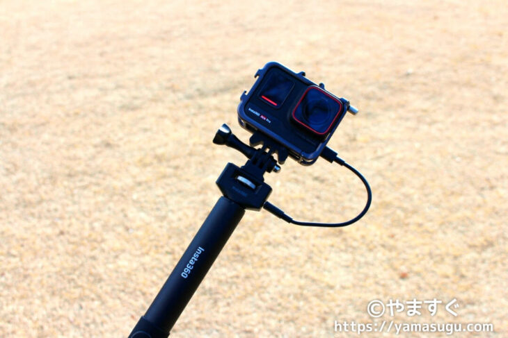 充電式見えない自撮り棒