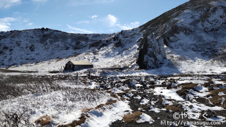岩手山の不動平避難小屋