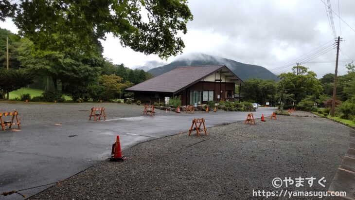 金時ゴルフ練習場 登山駐車場