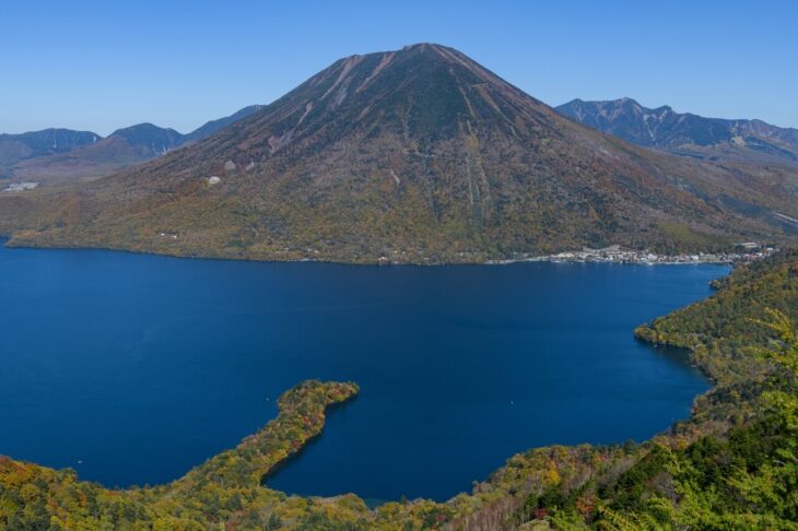男体山