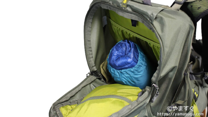 ズール30のメイン荷室を開いた様子